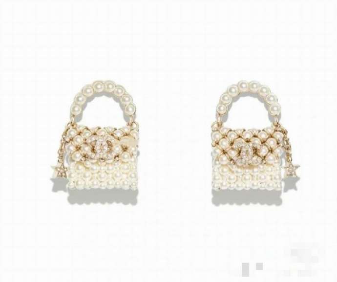 Picture of Chanel Sets _SKUChanelsuits1lyx16302